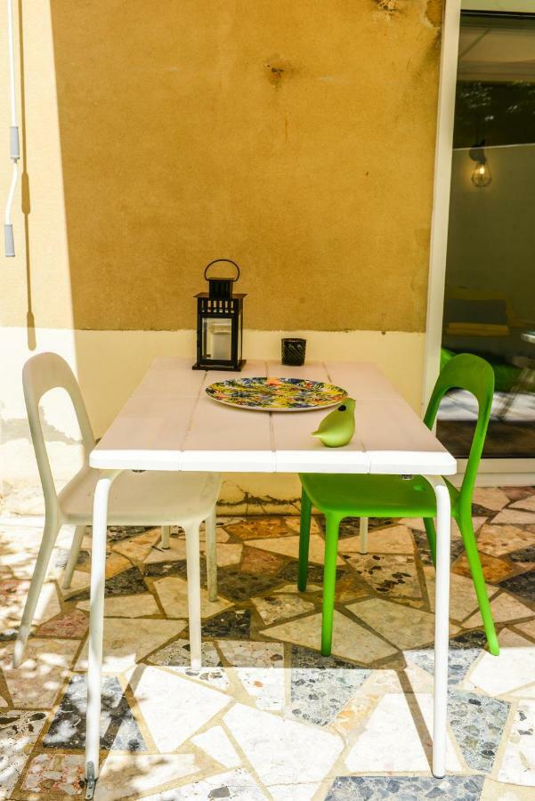 Studio Les Hortensias Avignon Exterior foto